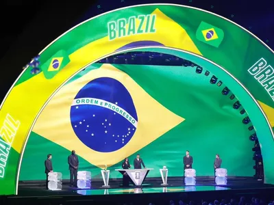 Bandeiraço reúne brasileiros em Nova York antes da Copa do Mundo
