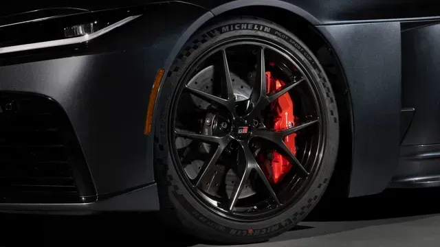 Toyota apresenta o GR GT, supercarro V8 de 641 cv e com versão GT3