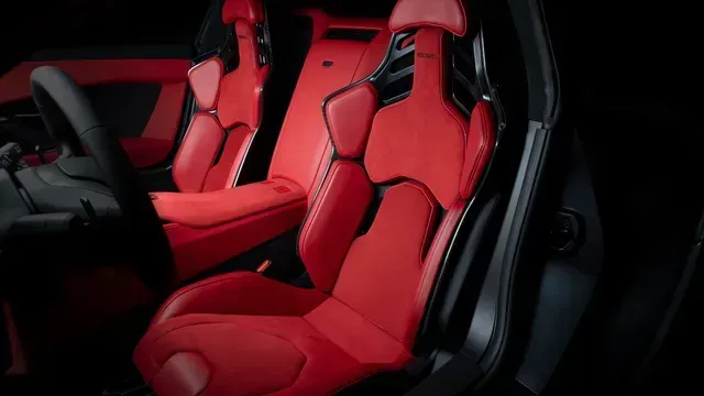 Toyota apresenta o GR GT, supercarro V8 de 641 cv e com versão GT3
