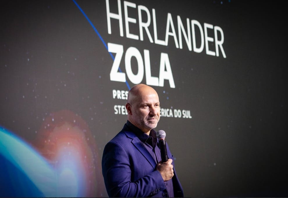 Herlander Zola, presidente da Stellantis na América do Sul, fala sobre eletrificação e lançamentos da marca no Brasil