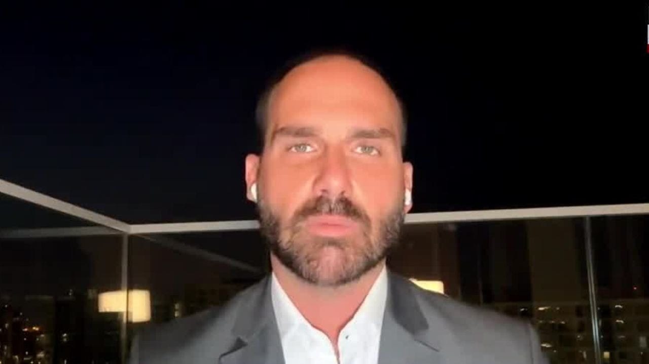 Eduardo diz que Bolsonaro terá indulto caso Flávio seja eleito