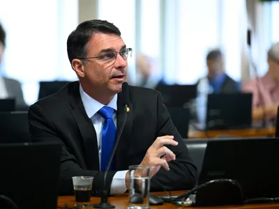 Flávio diz esperar união com Zema e Caiado no 2º turno para 'derrotar o PT'