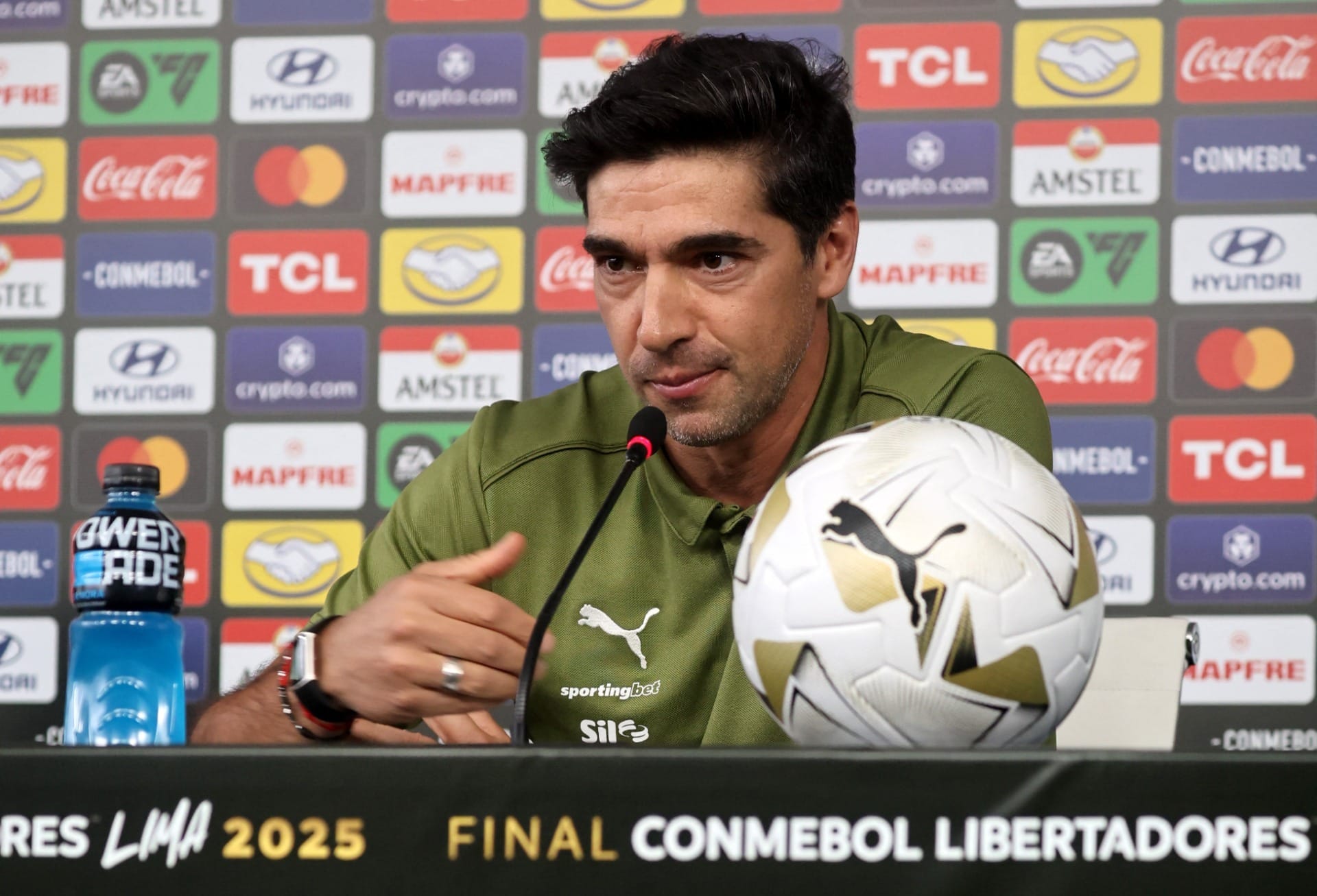 Abel Ferreira fala em "recomeço" no Palmeiras em 2026 após vices em 2025