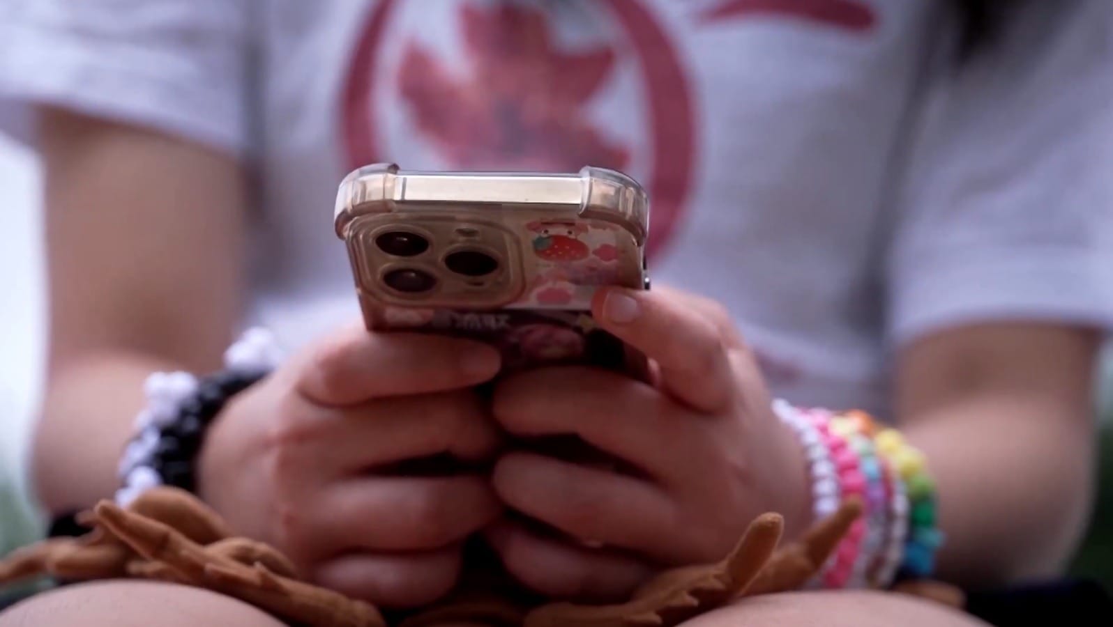 Novo ECA Digital entra em vigor para combater cyberbullying; entenda