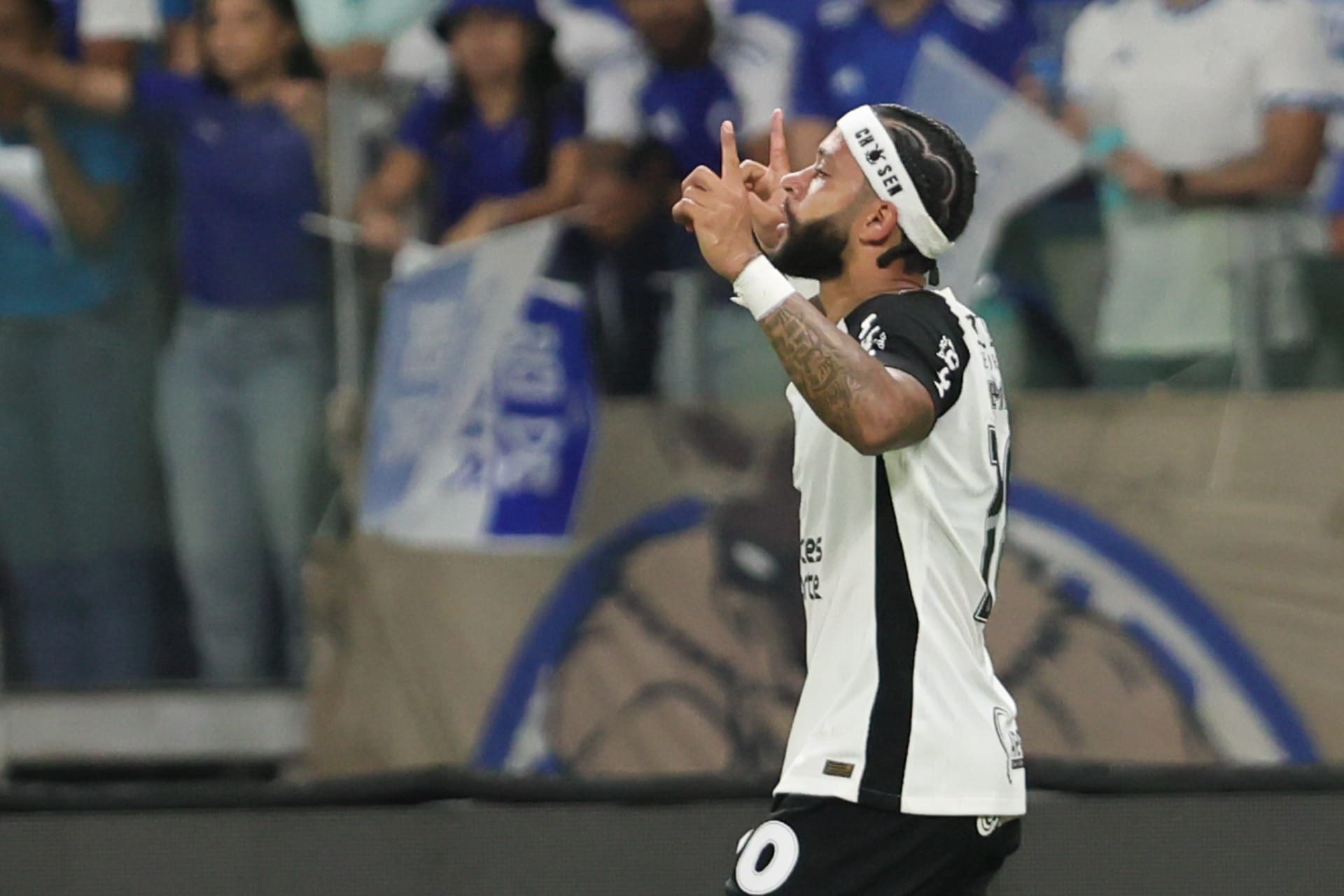 Corinthians bate Cruzeiro e terá vantagem do empate na Copa do Brasil