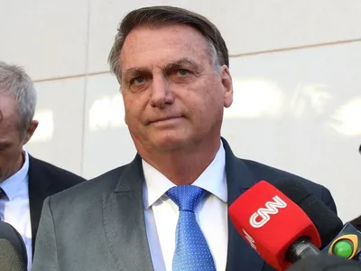 Moraes autoriza defesa de Bolsonaro a acompanhar depoimento sobre arma