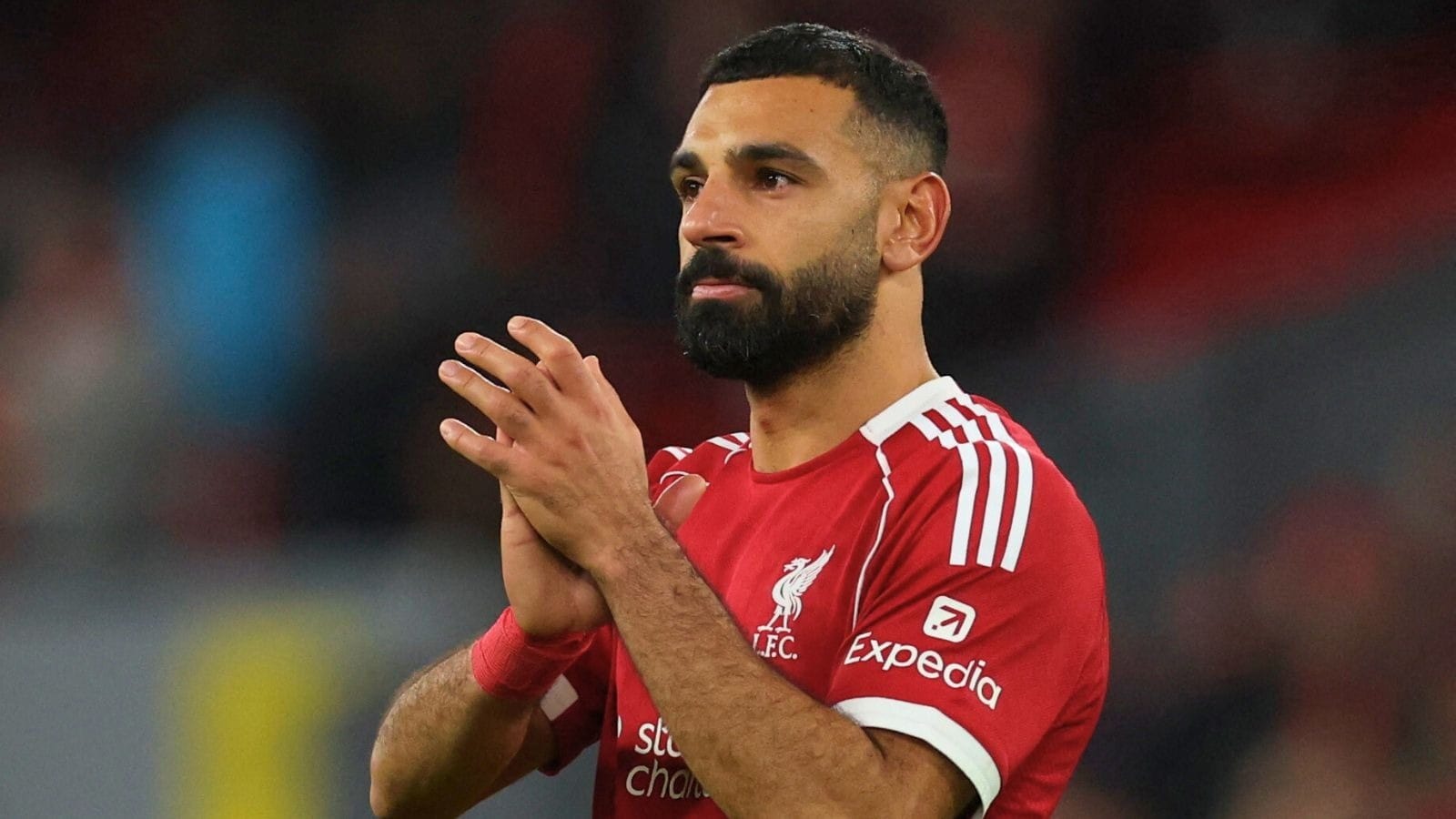 Com futuro incerto no Liverpool, Salah desperta interessa de times sauditas