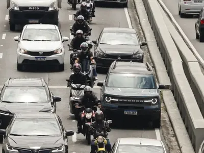 Uber e 99 desistem de implementar moto por app após regras da Prefeitura