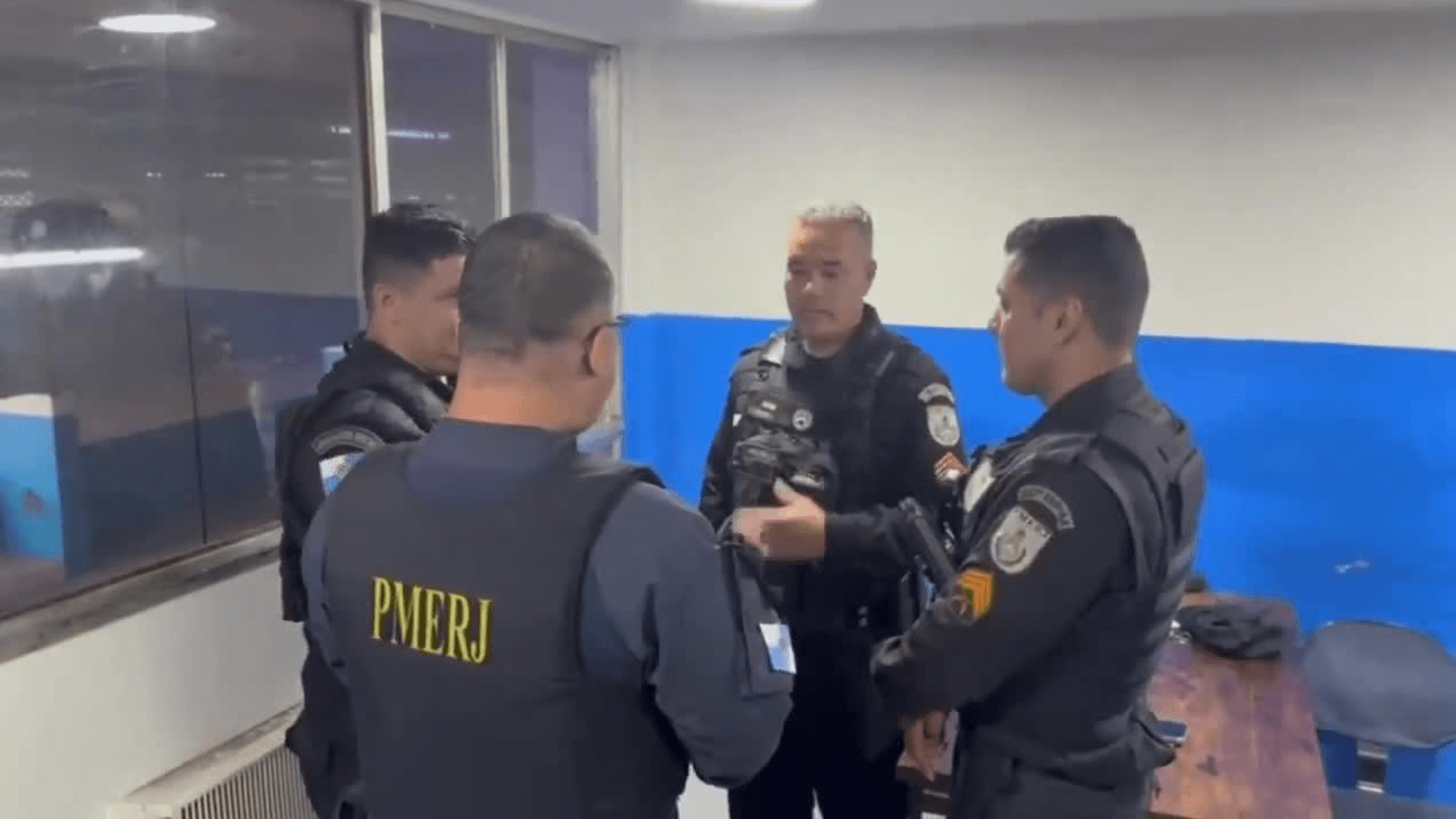 Dupla é flagrada com drogas e arma na Rodoviária do Rio