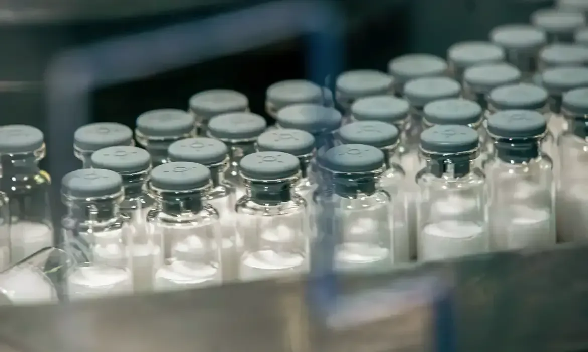 Vacina do Butantan contra dengue começa a ser aplicada em janeiro no Brasil