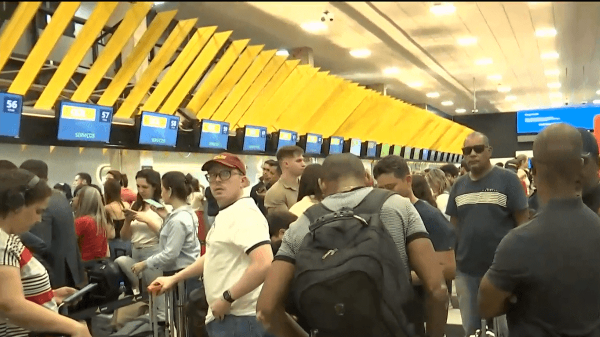 Ventania causa transtorno e 121 voos são cancelados em Congonhas, em SP