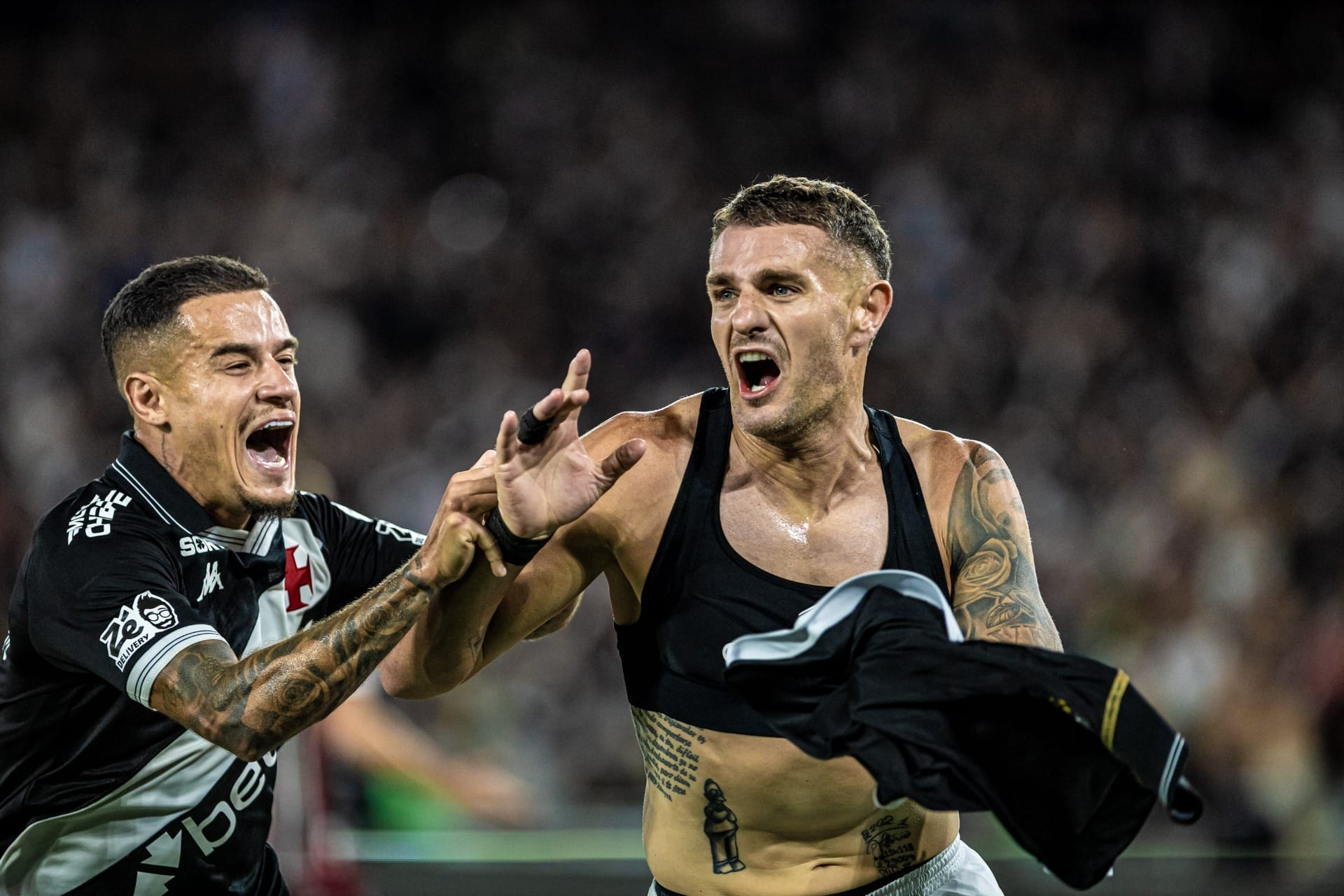 Vasco vira no fim e larga em vantagem contra o Fluminense na Copa do Brasil