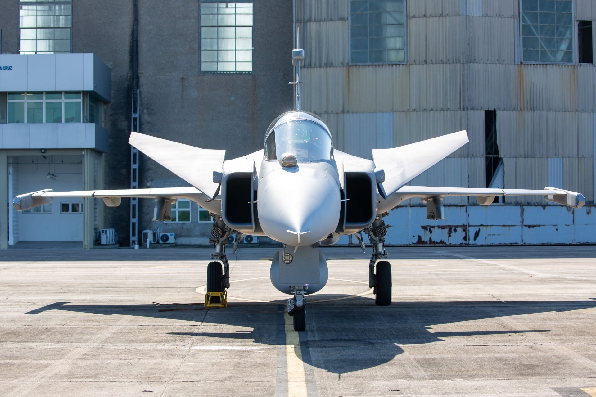 FAB realiza primeiro tiro aéreo com canhão do caça F-39E Gripen