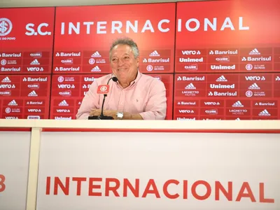 Abel Braga revela como veio pedido para treinar o Inter: "Quer ajudar?"