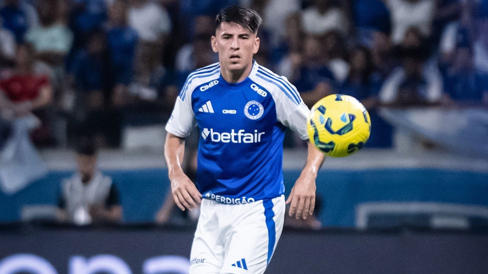 Villalba tem lesão no tornozelo e desfalca o Cruzeiro contra o Corinthians