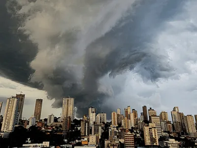 Inmet emite alerta para chuvas intensas no Vale do Paraíba e Litoral Norte