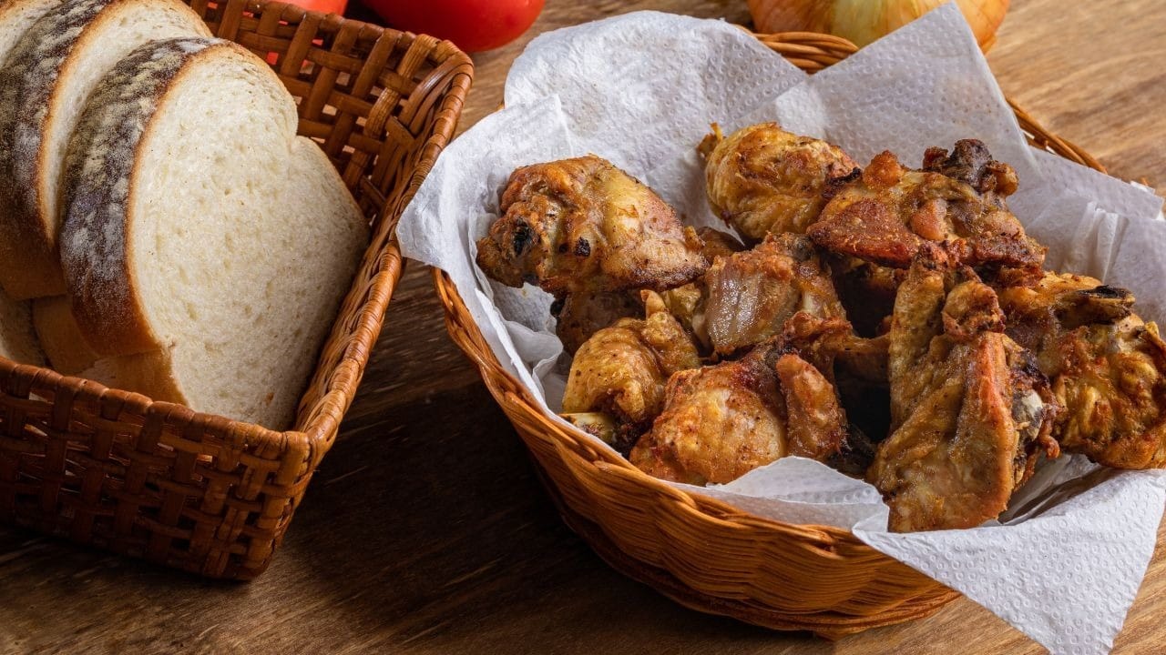 Frango à passarinho é a porção de boteco ideal para fazer em casa