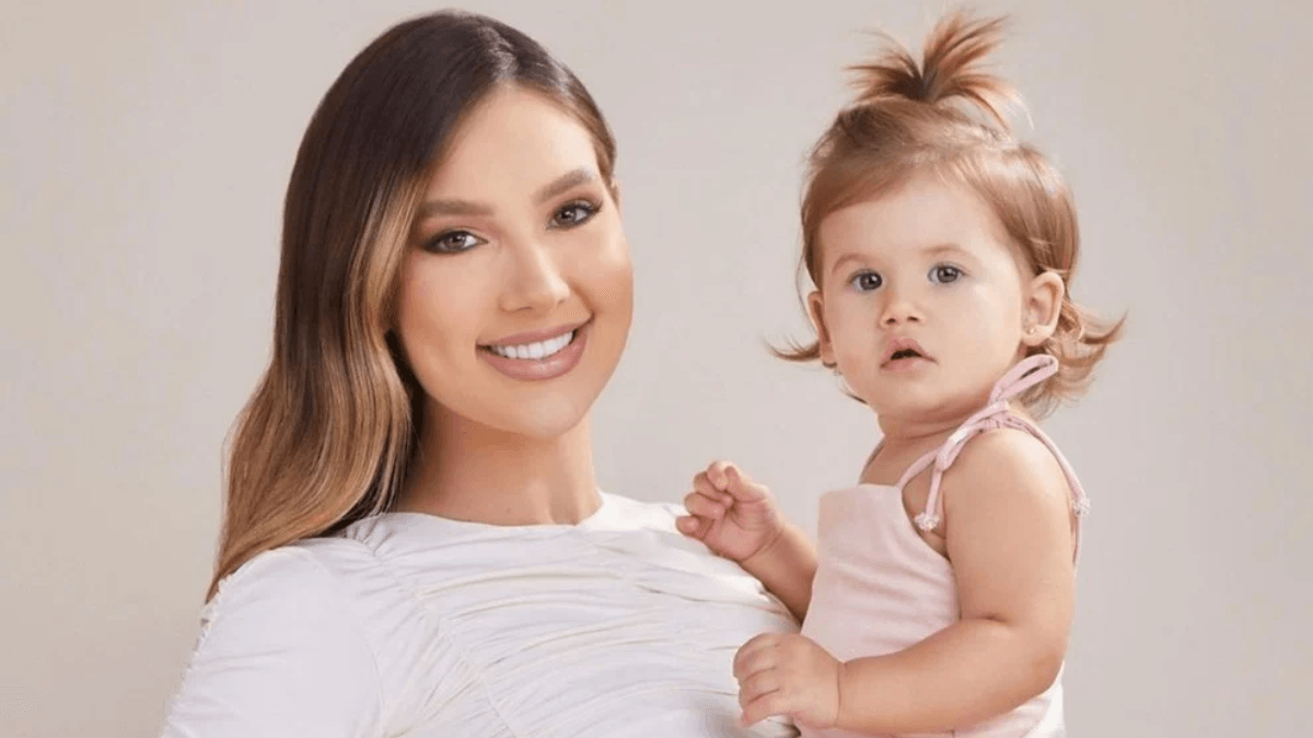 Virginia expõe sessão de terapia da filha: "Disse que se sente barriguda"
