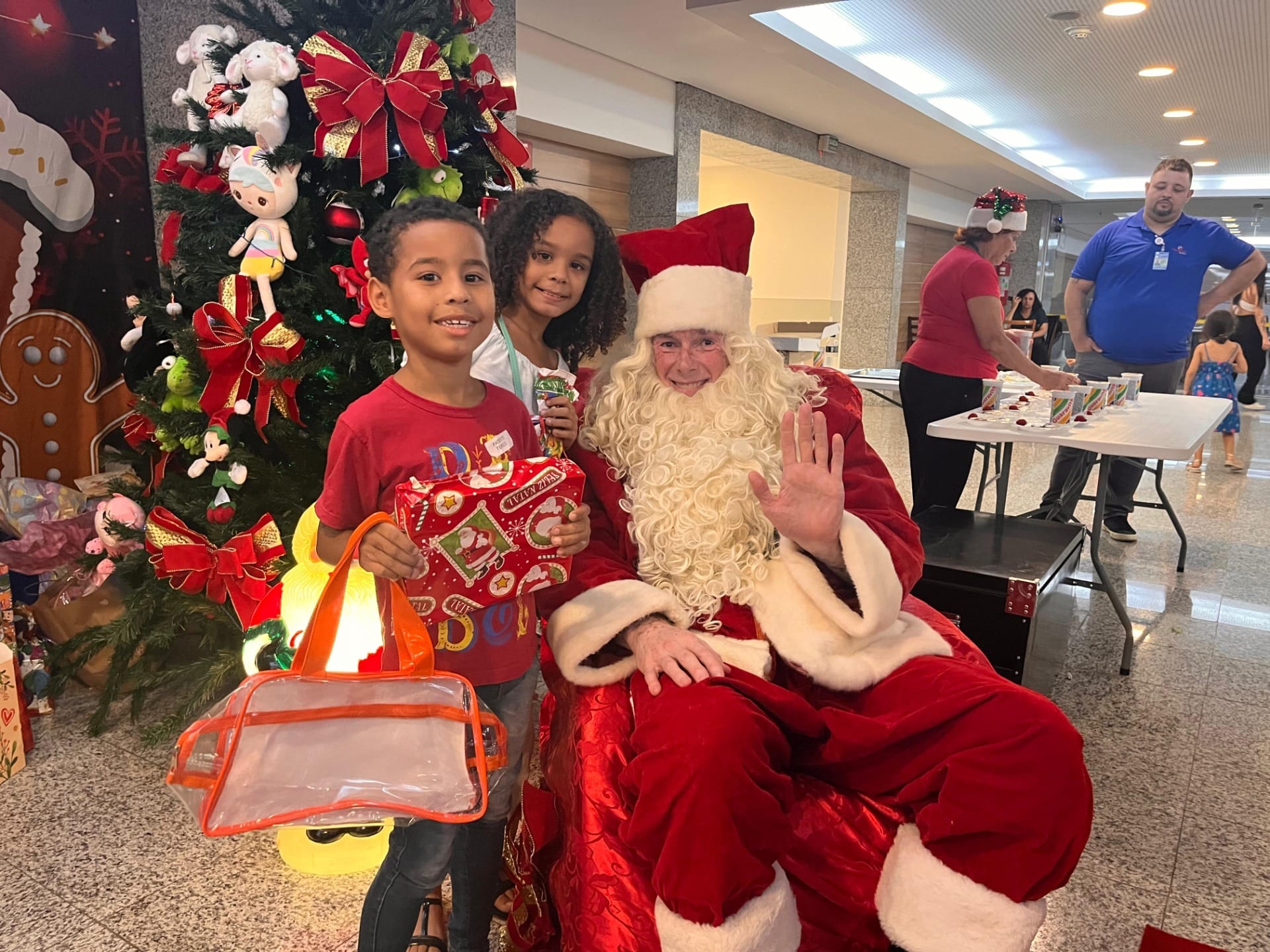 INTO realiza festa de Natal para mais de 200 crianças pacientes