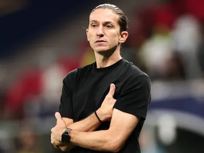 Artur Jorge e Filipe Luís ganham força nos bastidores do Cruzeiro; entenda