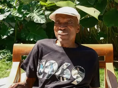 Cantor Milton Nascimento é internado para tratar pneumonia
