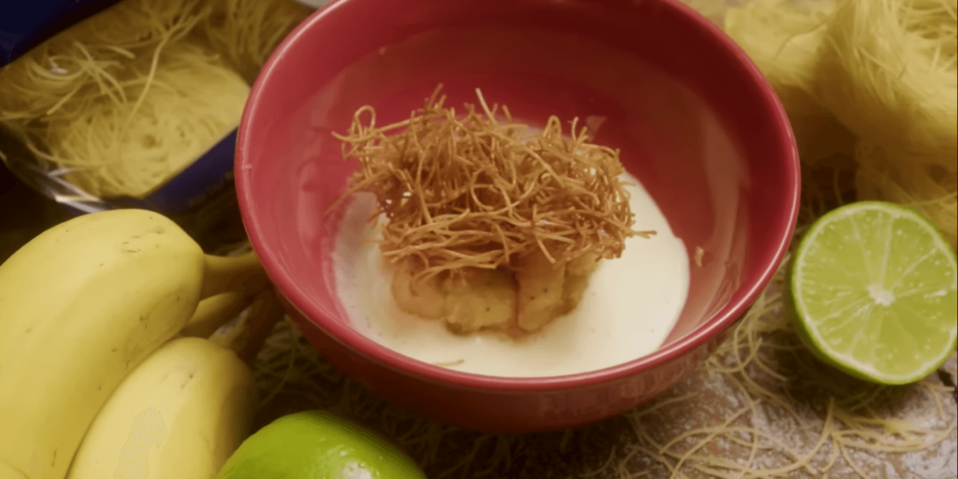 Banana caramelizada com creme de cream cheese e cabelinho de anjo crocante | Band Receitas