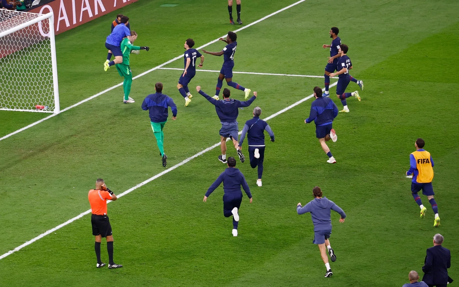 Jogadores do PSG comemoram título da Copa Intercontinental. Foto: REUTERS/Rula Rouhana
