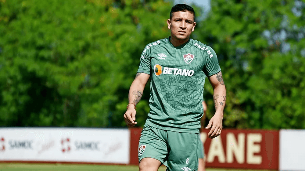 Ex-jogador do Fluminense é assassinado com a esposa no Equador