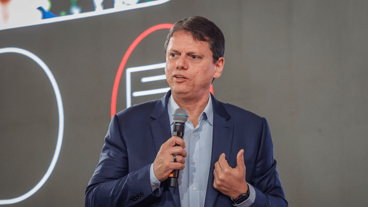 SP: Tarcísio de Freitas pretende reajustar tarifa de metrô e trens em 2026