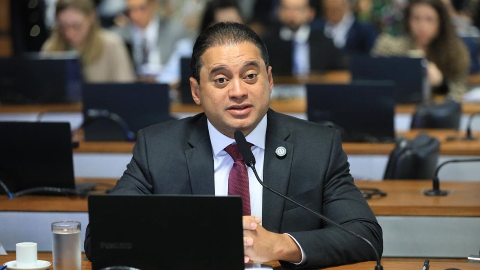 STF investiga senador por interferência em caso de assassinato no Maranhão