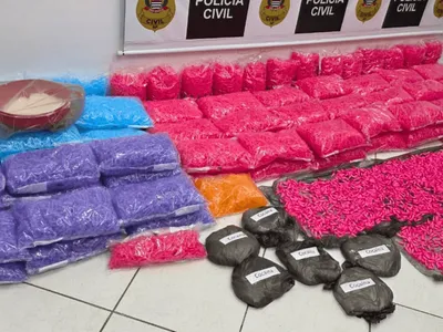 Operação apreende mais de 100 mil pinos em centro de distribuição de drogas