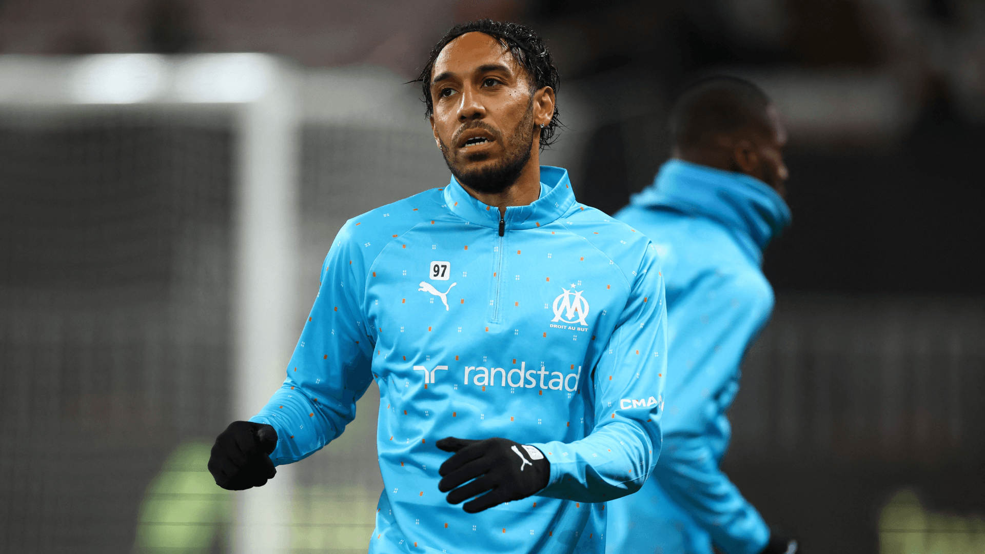 Aubameyang dispara extintor de incêndio em diretor e é afastado, diz jornal