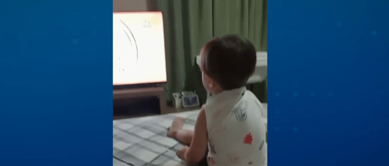 Uso de telas por crianças dobra no Brasil em menos de uma década
