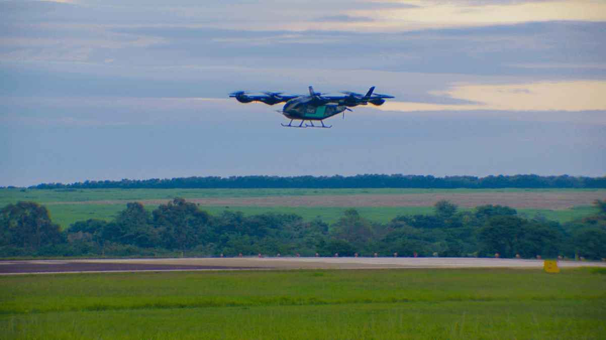 Primeiro voo teste do carro voador é realizado pela Embraer