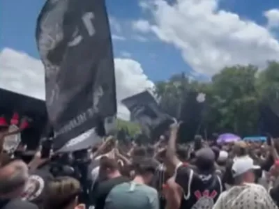 Torcida do Corinthians faz festa antes da final da Copa do Brasil com Vasco