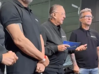 Neto se emociona por ter comentado títulos com Galvão e Luciano do Valle