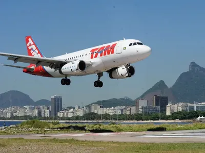 Governo libera R$ 8 bi para apoiar setor aéreo após alta dos combustíveis