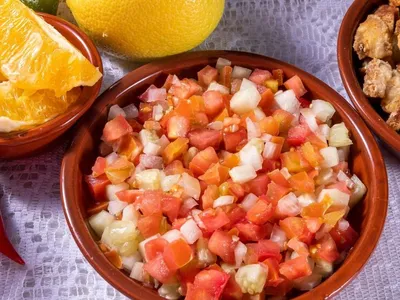 Vinagrete de abacaxi refresca o churrasco; saiba preparar