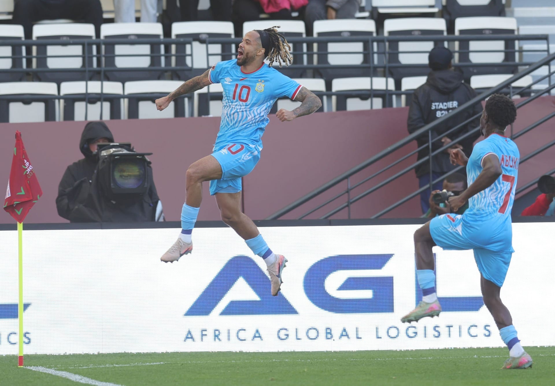 RD Congo vence Benim em estreia da Copa Africana com gol de Bongonda