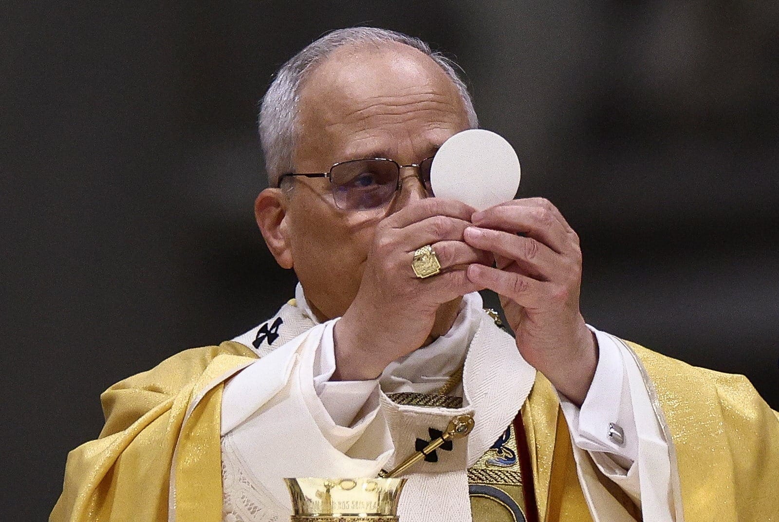 Papa Leão 14 celebra lava-pés e reforça mensagem de humildade no Vaticano