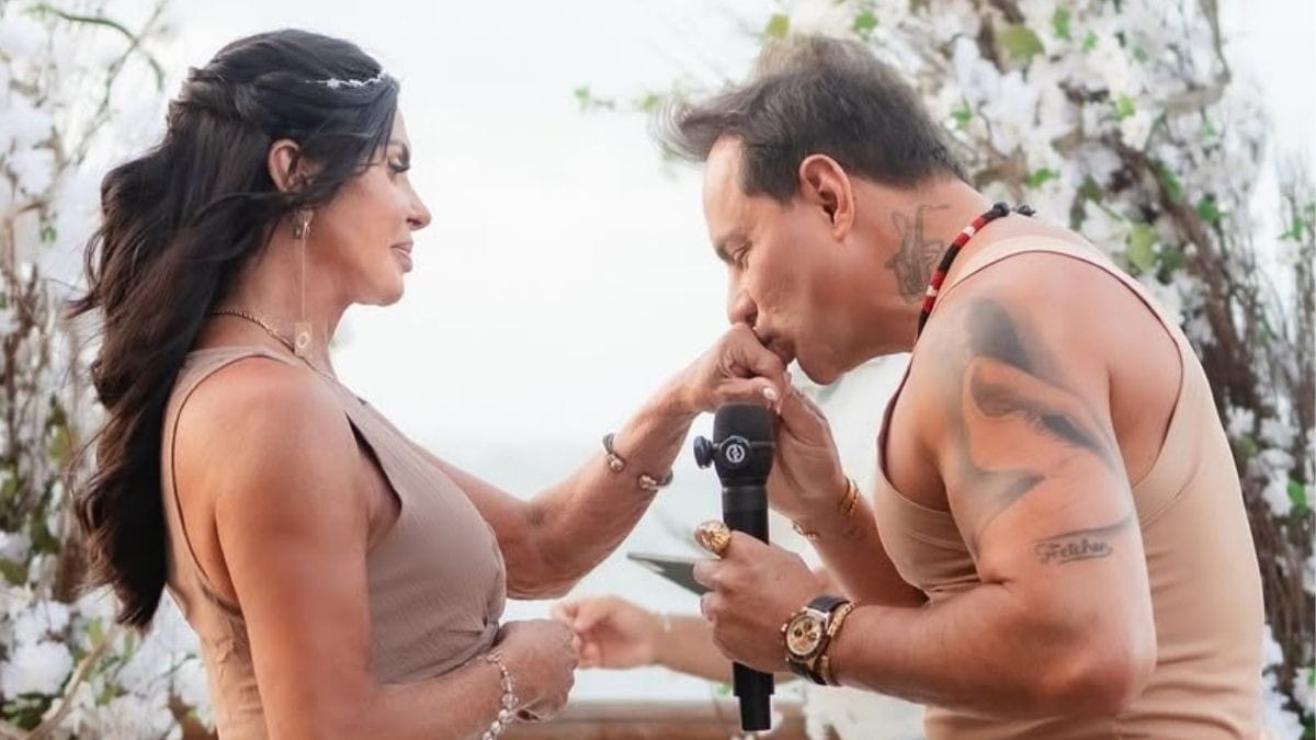 Gretchen conta onde comprou vestido da renovação de votos: "É da Shein"