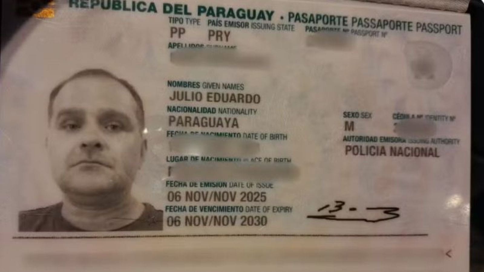 Veja o passaporte falso usado por Silvinei Vasques, preso no Paraguai