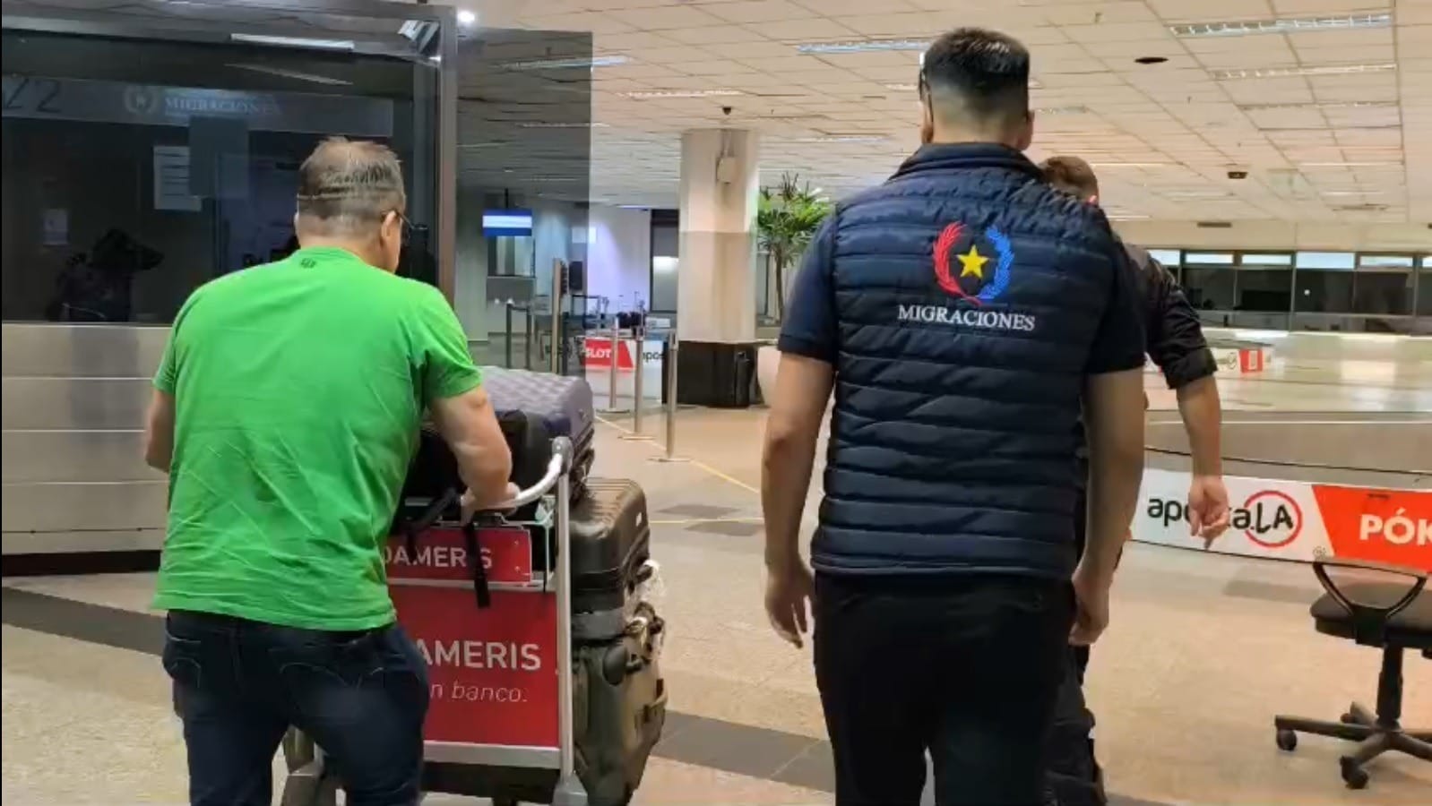Veja momento em que Silvinei Vasques é levado por agentes no Paraguai