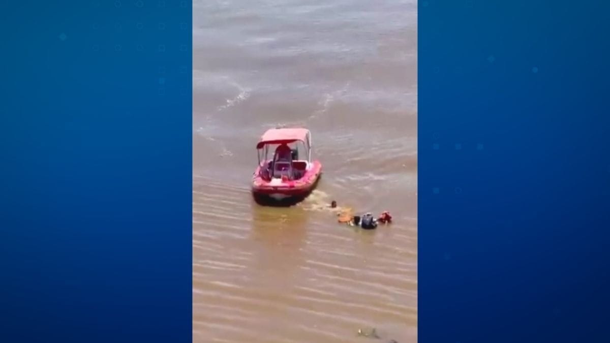 Tempestade vira embarcação e deixa pescados à deriva em rio de SP por 20h