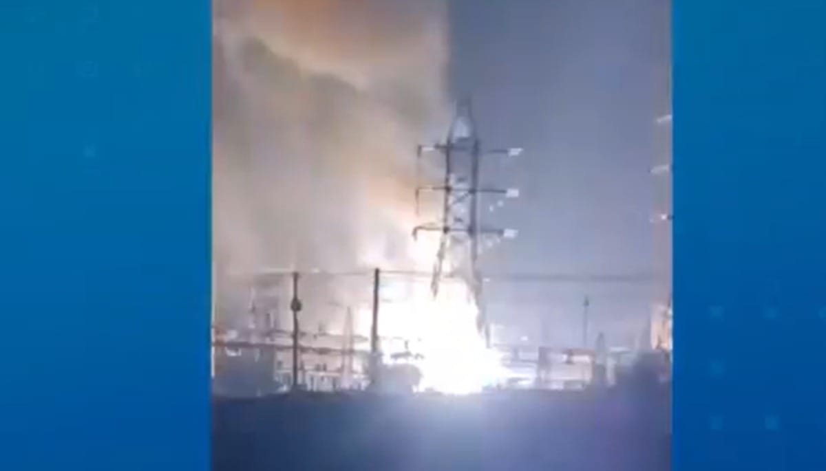 Incêndio em subestação de energia deixa 140 mil imóveis sem luz no Rio