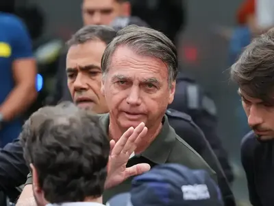 Saúde de Bolsonaro: STF nega prisão domiciliar e defesa prepara novo pedido