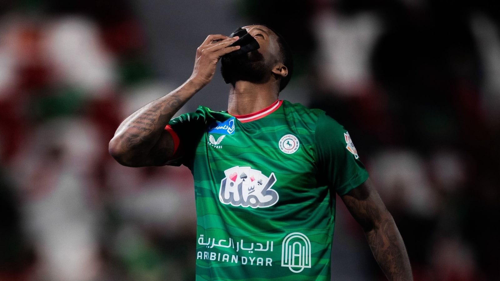 Wijnaldum decide e Al Ettifaq vence o Al Okhdood; veja os gols