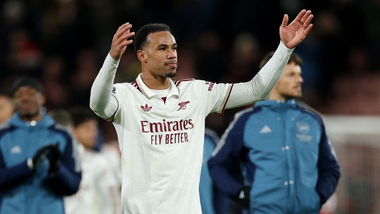 Com gol de brasileiro, Arsenal vence o Bournemouth e dispara na liderança