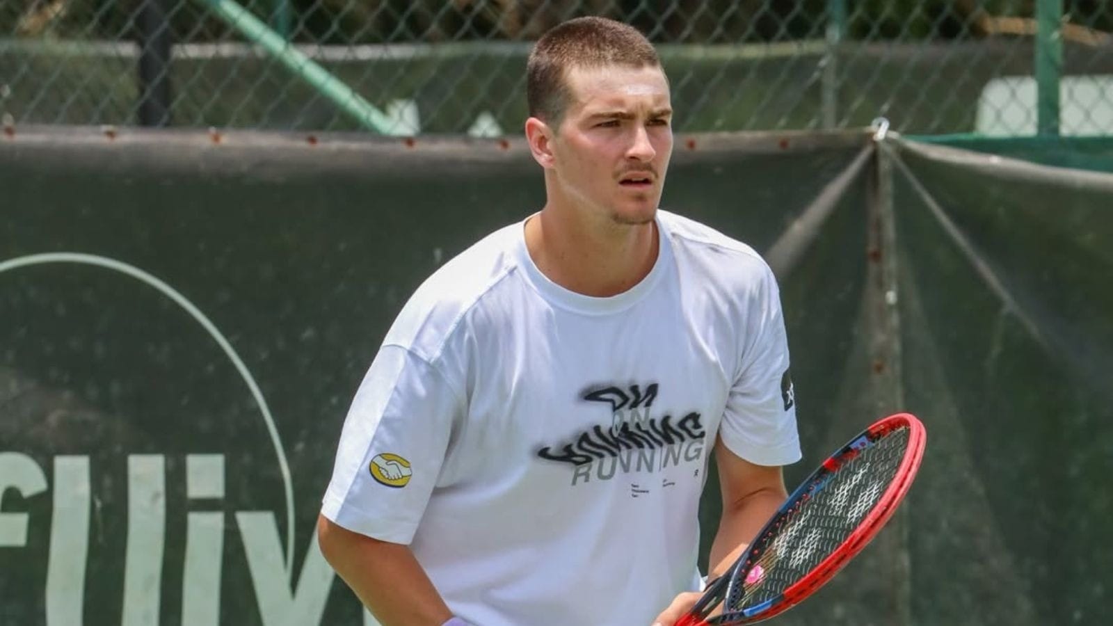 João Fonseca desiste do ATP 250 de Brisbane por dores na lombar
