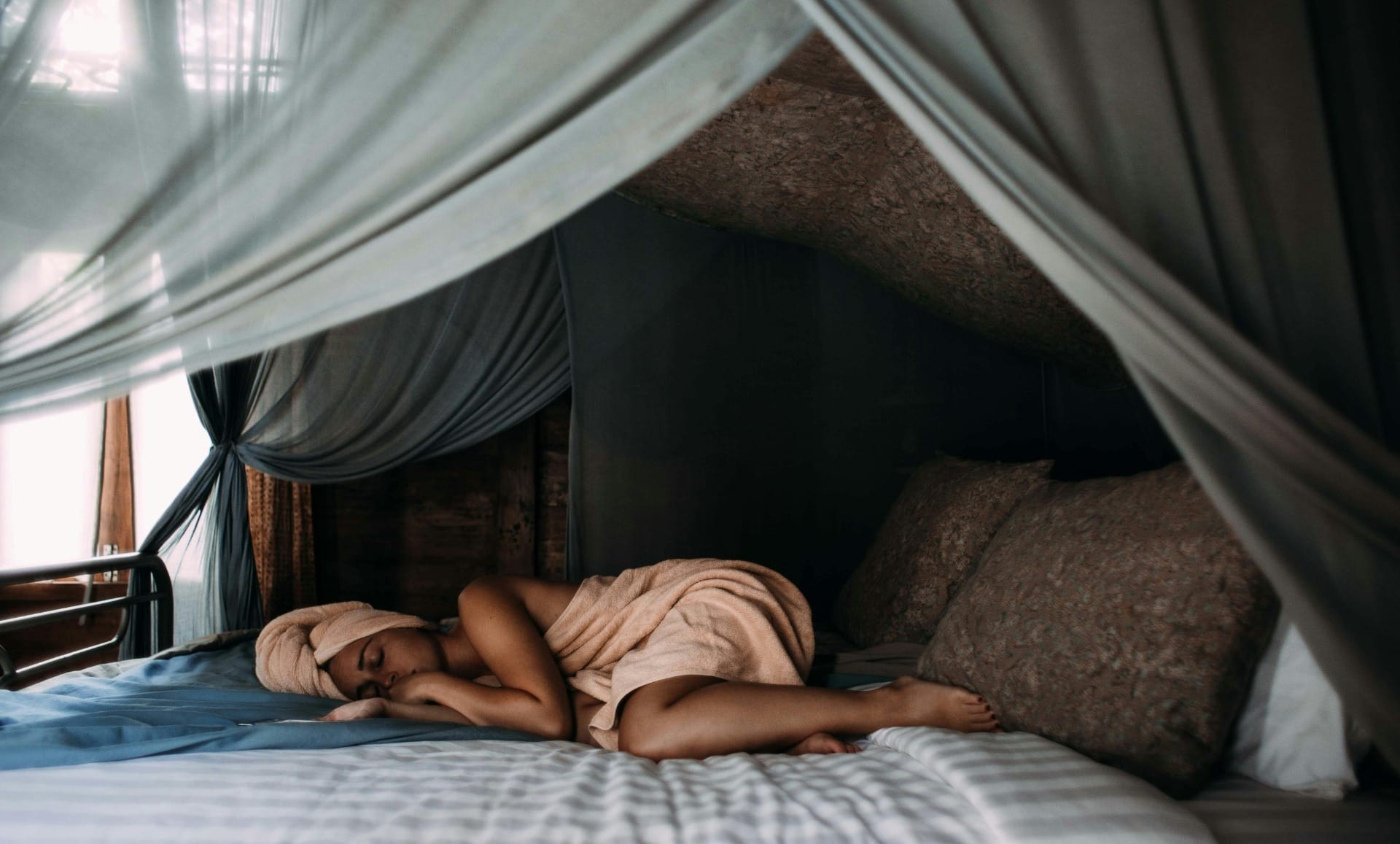 Por que estamos cansados e ainda assim não conseguimos dormir